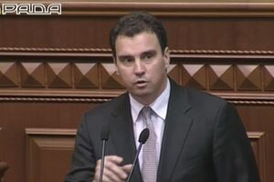 Абромавичус сократил департаменты и служащих в Минэкономразвития