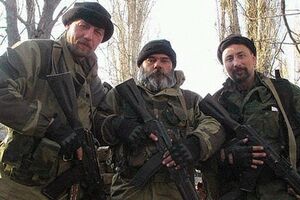 По данным Дмитрия Тымчука, "казаков" вывозят в Россию автобусами