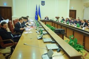 Кабмин составил график дежурств на 1–4 и 7–11 января 2015 года