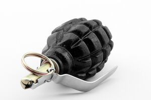 В тайнике были обнаружены патроны и гранаты (на фото – граната Ф-1)