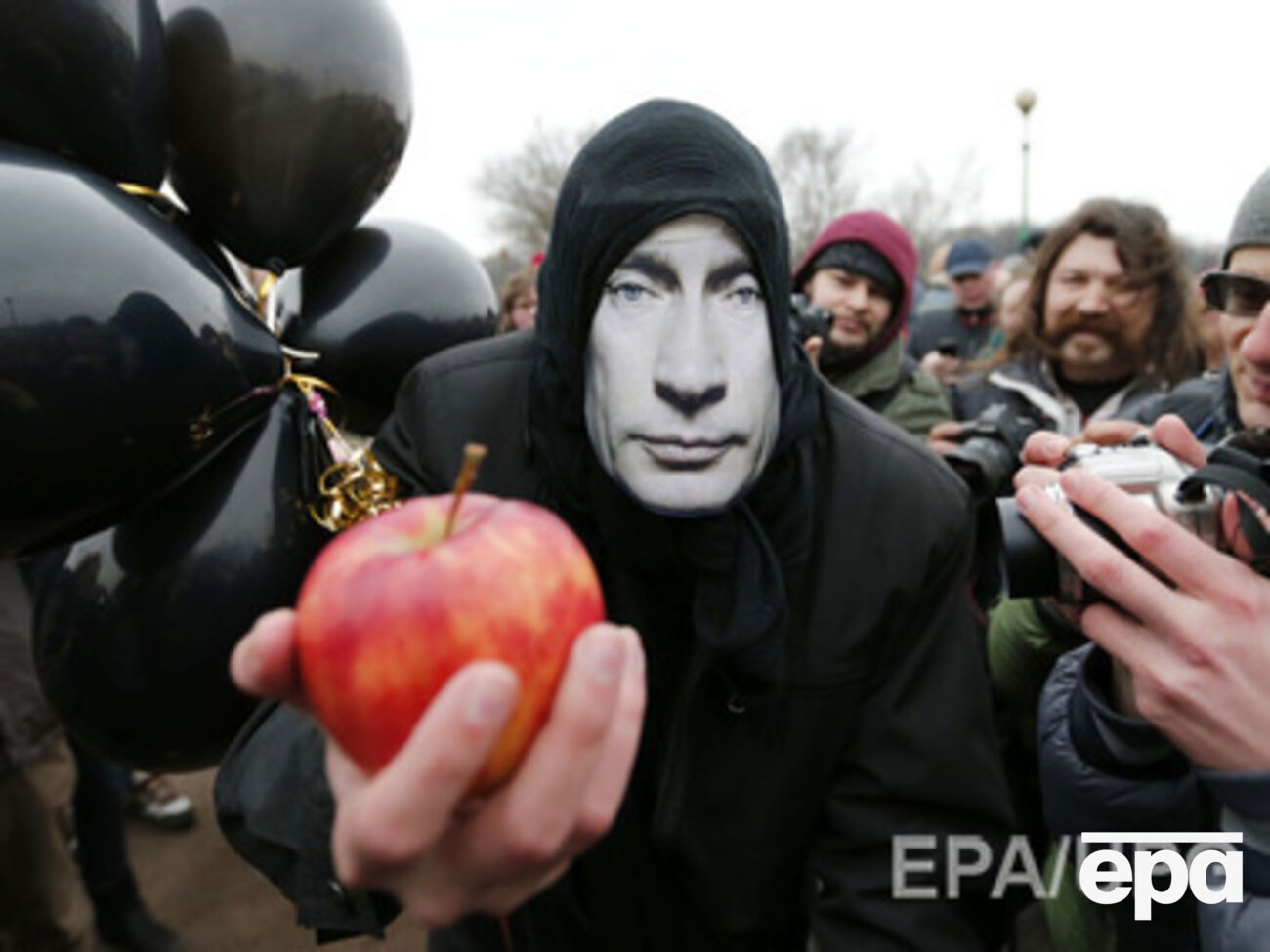 Украинские продукты из Крыма вывозят в Россию