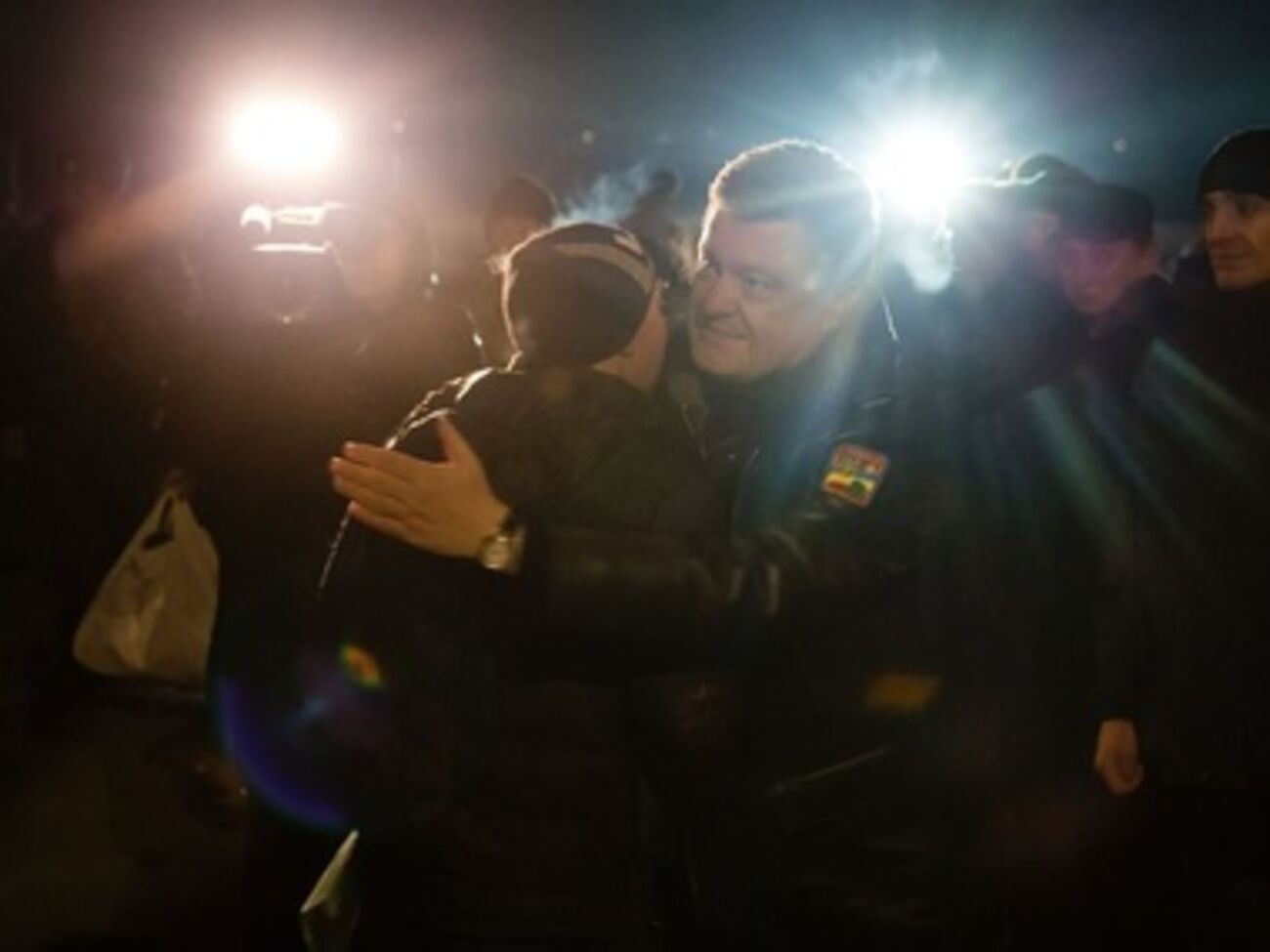 Порошенко поблагодарил военных за мужество