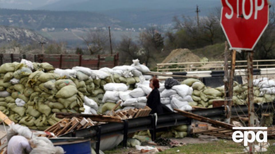 Крым оказался в осадном положении