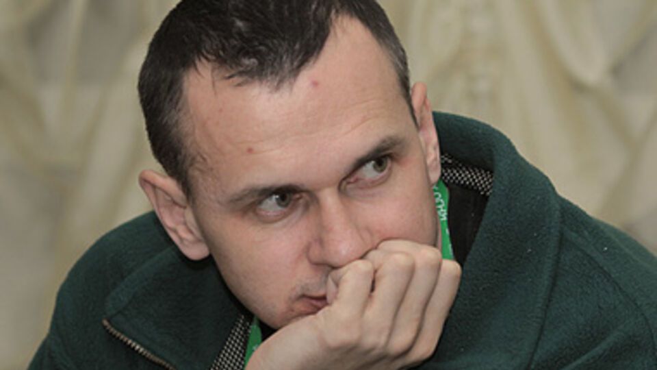 Сенцова пытаются обвинить в терроризме