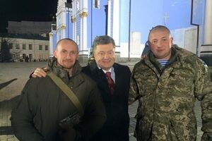 Во время записи Порошенко "киборги" и волонтеры мерзли и шутили
