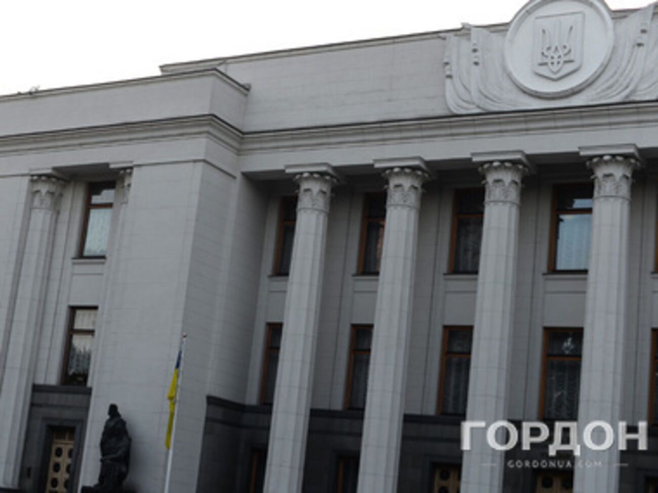 Рада приняла закон, защищающий украинцев, выплачивающих валютные кредиты