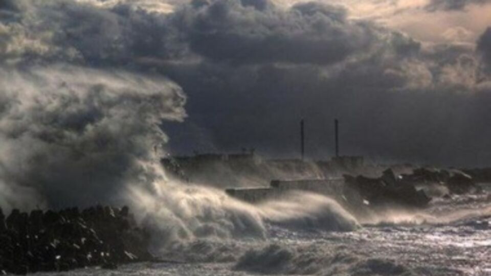 Погода опять отрезала Крым от России