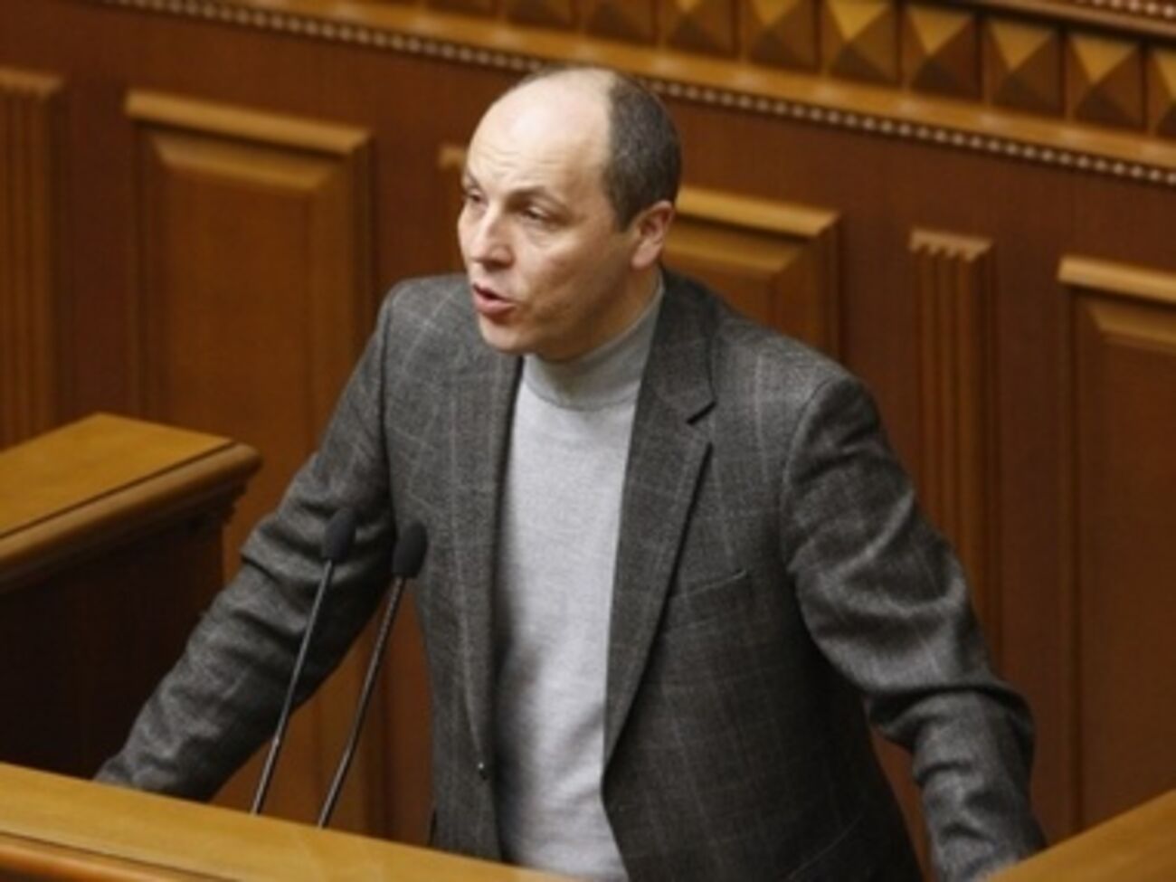 Парубий объявил, что перерыв продлили до 16.00