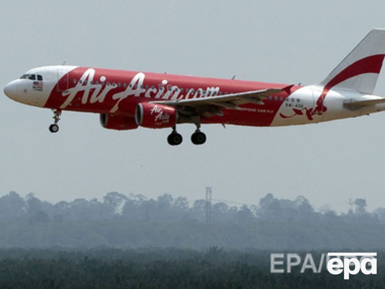 Эксперт&nbsp;&nbsp;Уильям Уолдок считает странными обстоятельства запроса, поскольку&nbsp;погодные условия смены маршрута&nbsp;не требовали