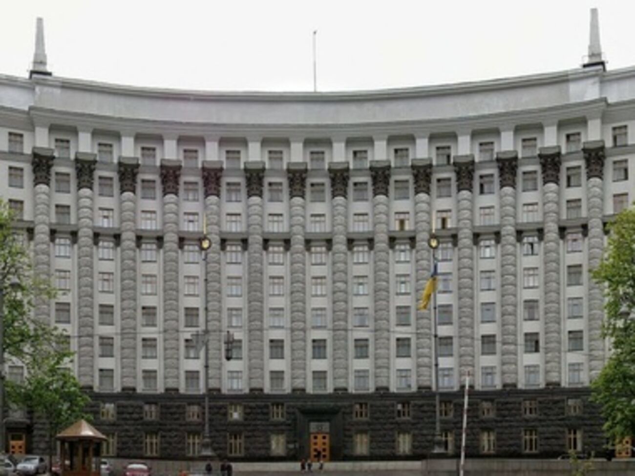 Почти половина украинцев &ndash; за то, чтобы в Кабмине работали иностранные специалисты