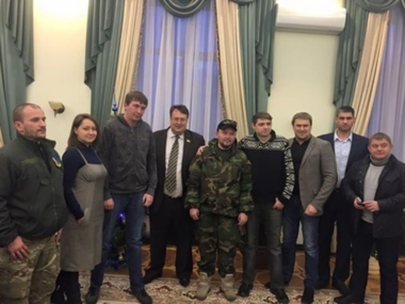 Бойцы "Айдара" и люди, с которыми они помирились