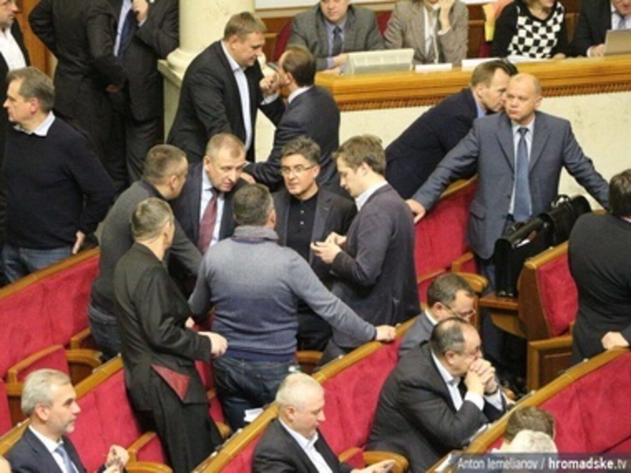 Рада может сделать перерыв в работе до утра