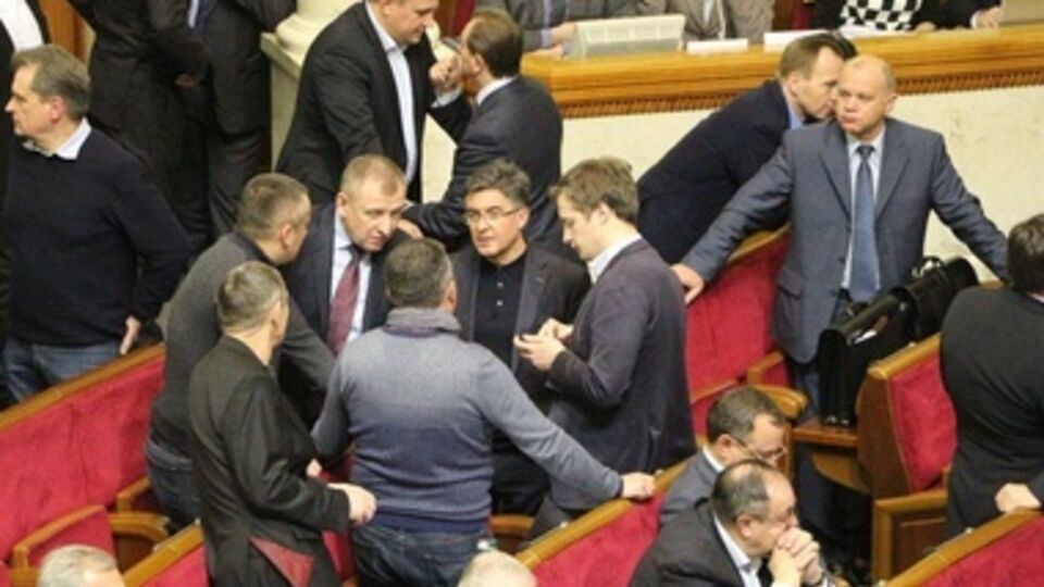 Рада может сделать перерыв в работе до утра