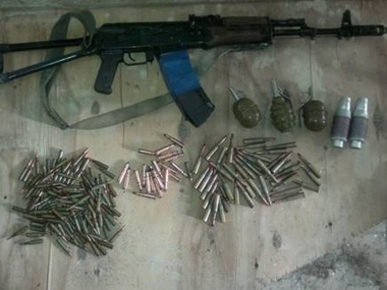 СБУ обнаружила тайник с оружием