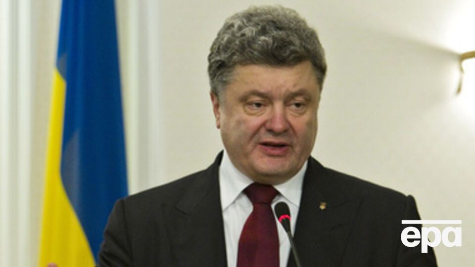 Порошенко считает, что курс гривны обвалился из-за паники