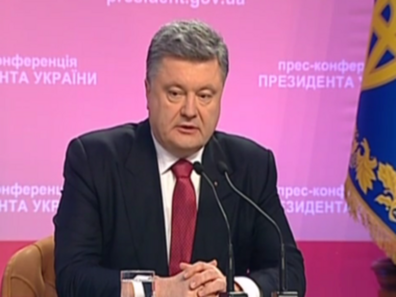 Порошенко пообещал ввести военное положение в случае "полномасштабной агрессии"
