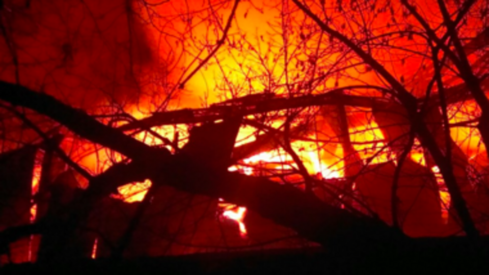 Дом священника сгорел полностью