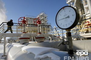 Бернбаум приводит слова помощника министра экономики России Алексея Ведева, который отметил, что снижение стоимости нефти стало основной причиной кризиса в 2009 году, а в 2014 добавились еще и санкции