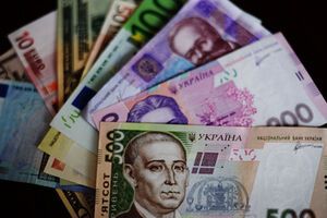 Гривна продолжает падать
