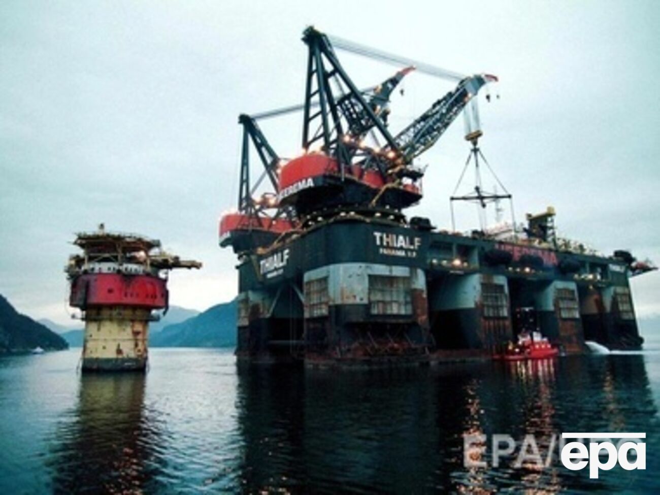 Нефть снова дешевеет