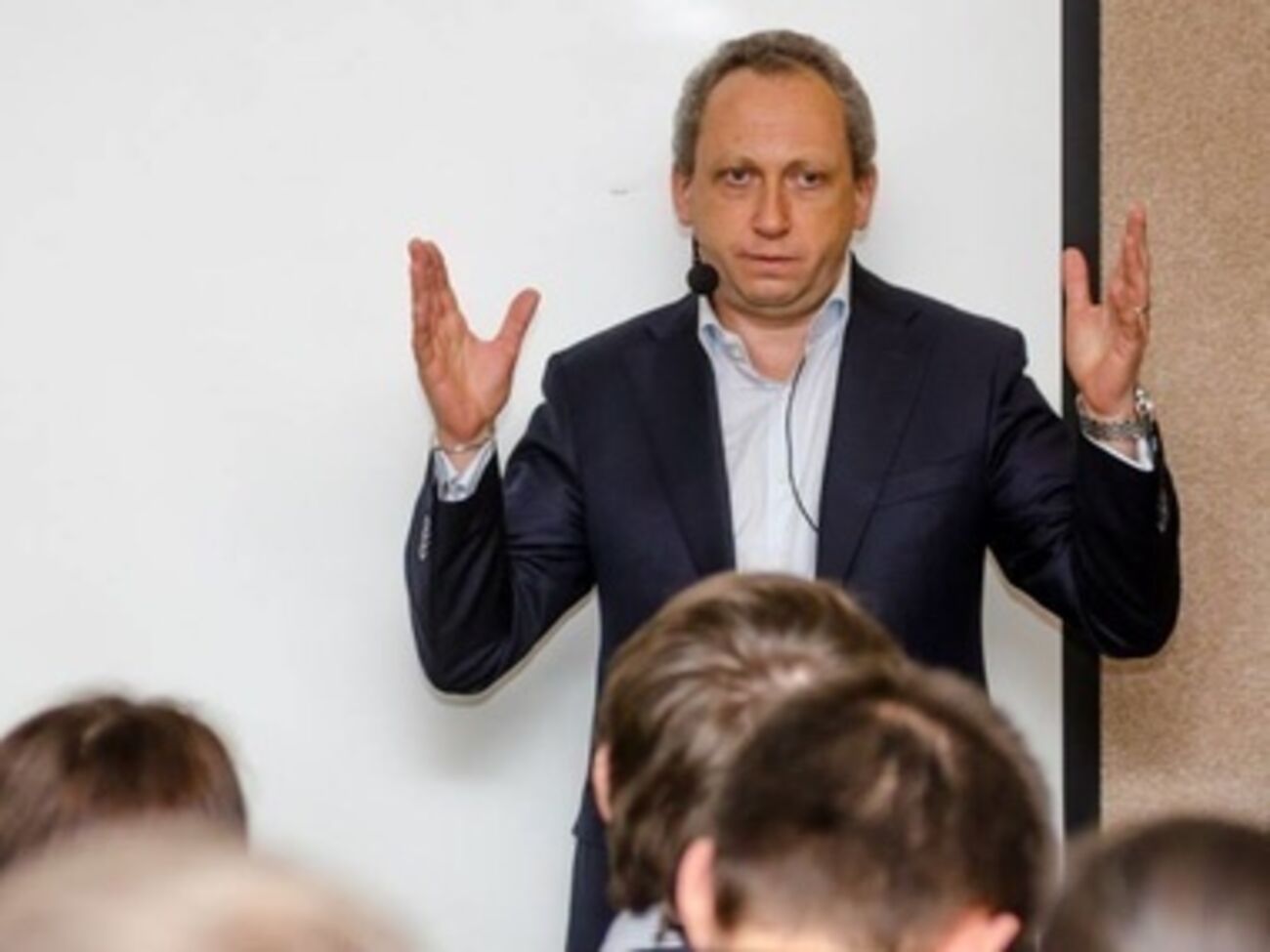 Рабинович: Мир может не только не наступить в Украине, но и закончиться в России