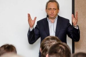Рабинович: Мир может не только не наступить в Украине, но и закончиться в России