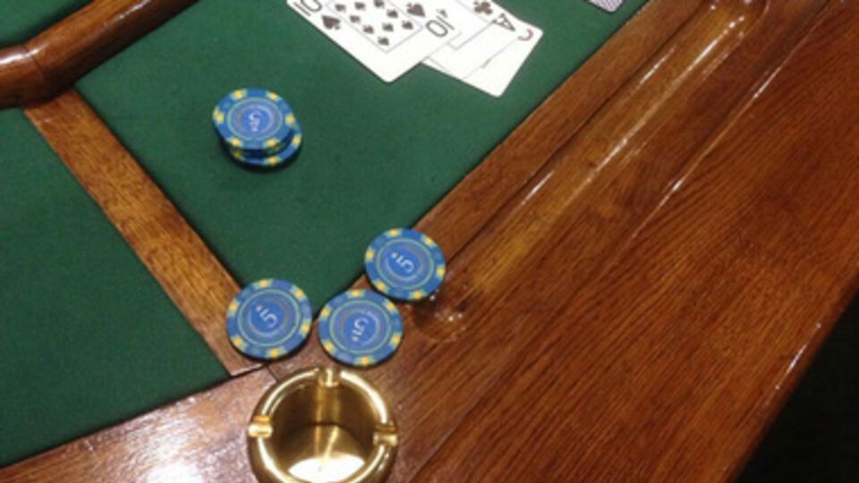 В нелегальном казино нашли фишки на 1 млн гривен