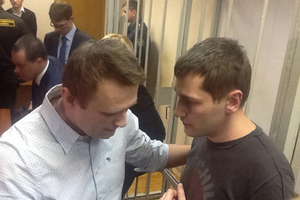 Алексей Навальный в суде с братом Олегом
