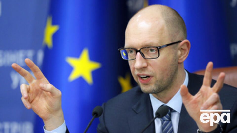 Яценюк назвал пути стабилизации гривны