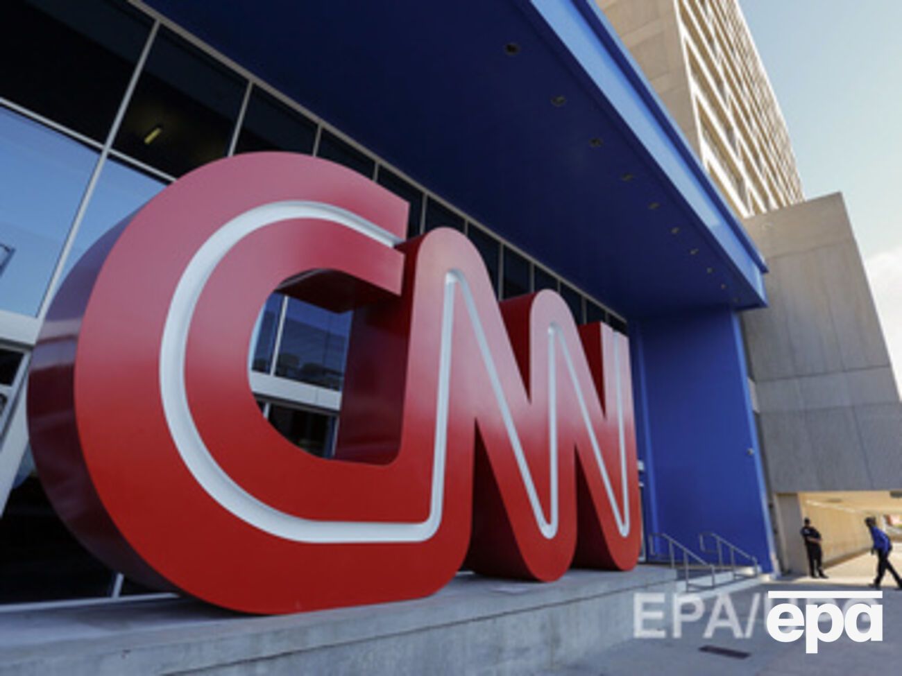 Информационная служба в московском бюро CNN продолжит работать