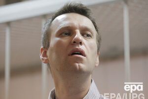 Навального удерживают в квартире