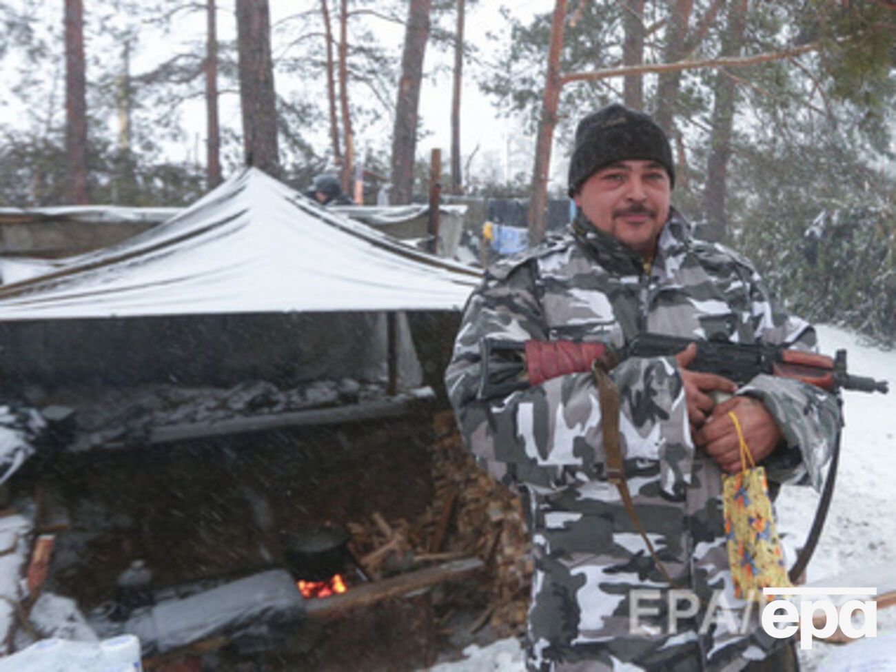 Несмотря на предпразничные дни, в Песках продолжаются бои