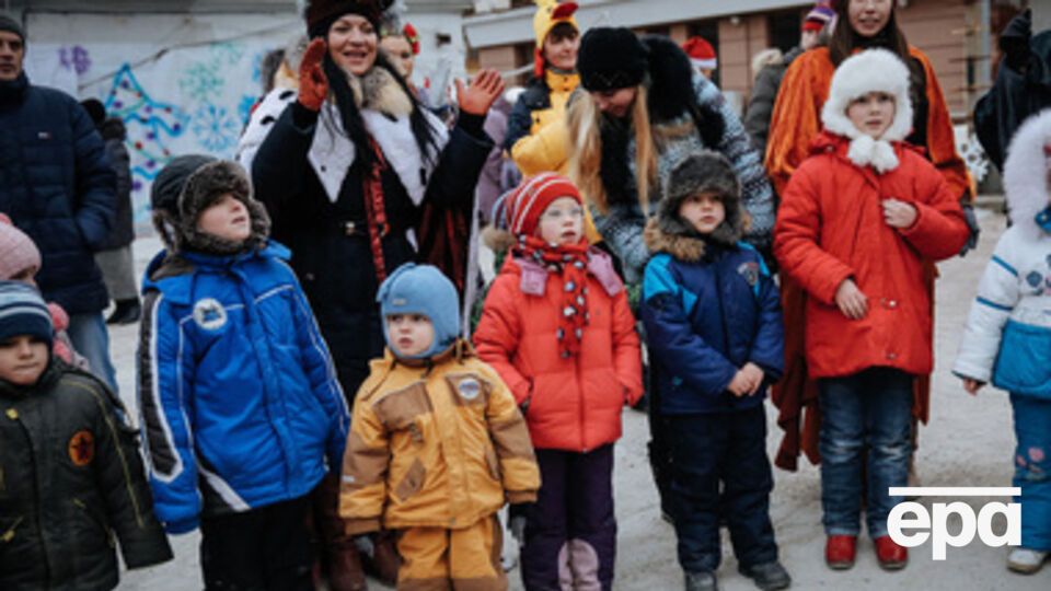 Военные с семьями посетили театры