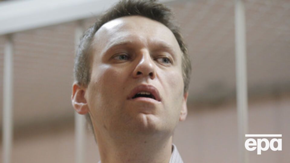 Алексей Навальный остается под домашним арестом