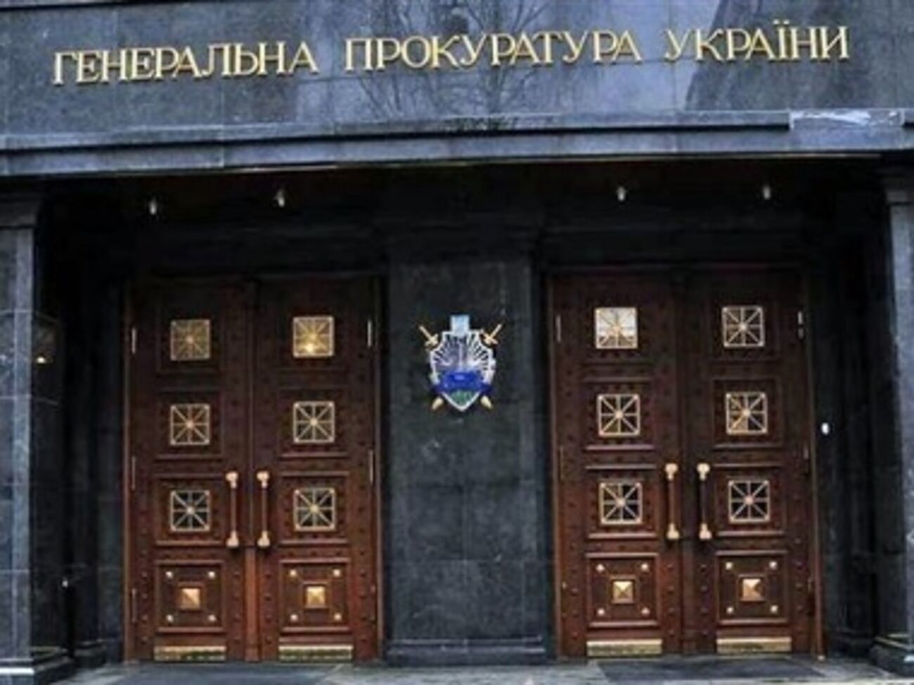 Военный прокурор закрыл уголовное дело за взятку