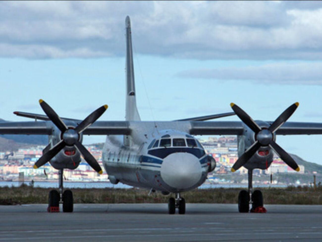 На месте крушения Ан-26 в Конго работают поисковые группы
