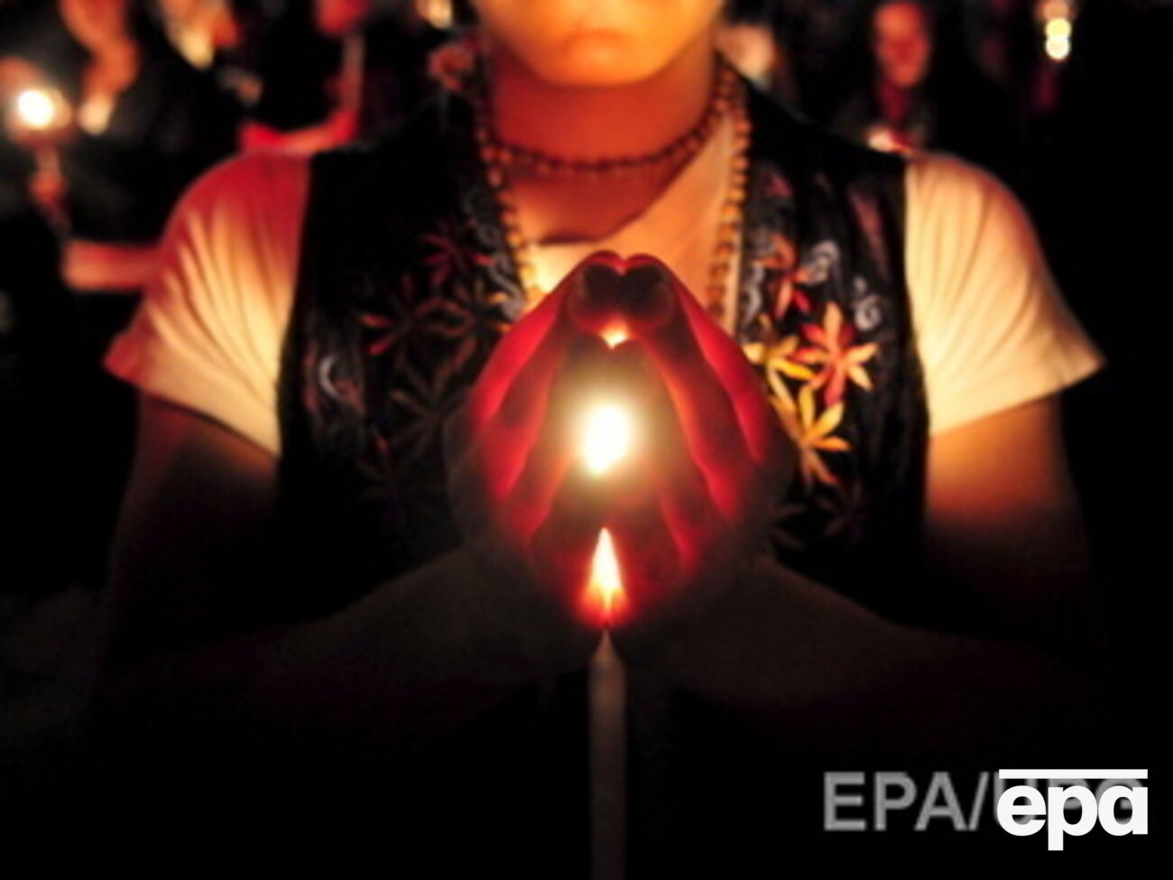 Многие луганчане в преддверии Нового года сидят при свечах