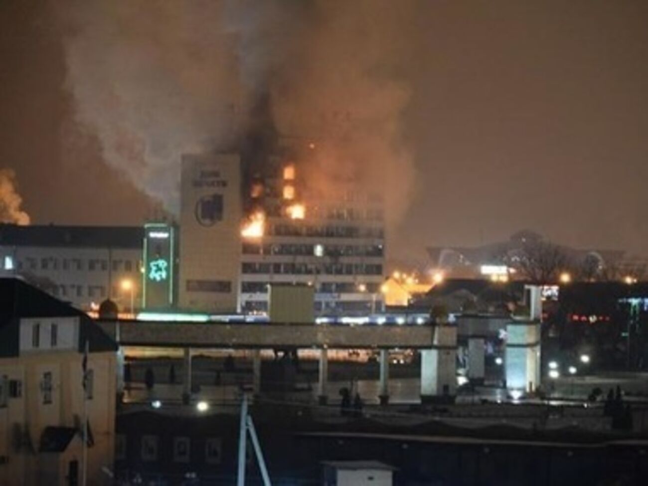 В здании Дома печати начался пожар