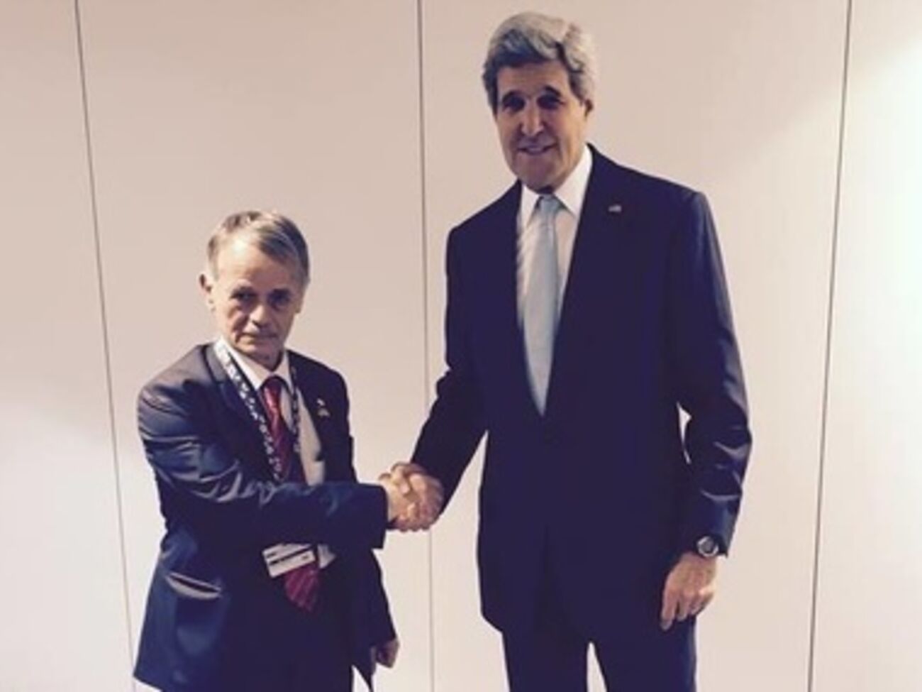 Мустафа Джемилев и Джон Керри во время встречи