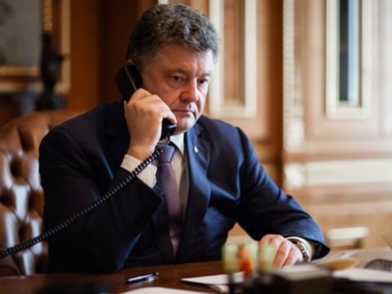 Петр Порошенко поговорил по телефону с Джо Байденом