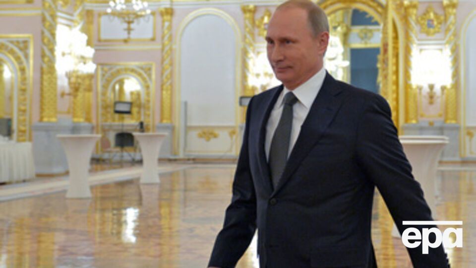 По мнению Путина, долгосрочная цель заговора западных стран --- "отбросить русских за Урал"