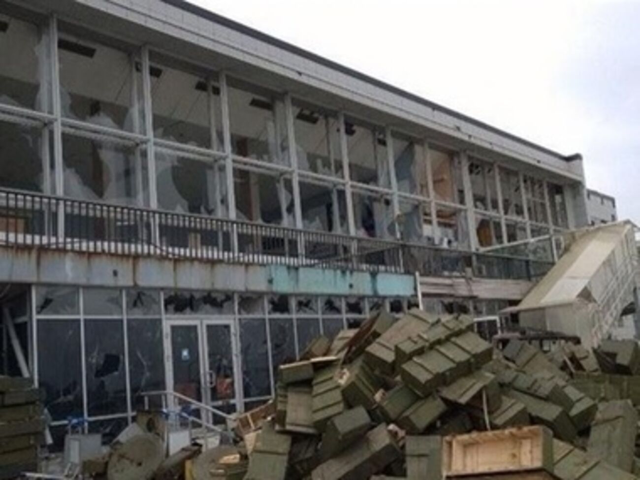 Бои за аэропорт Донецка продолжаются