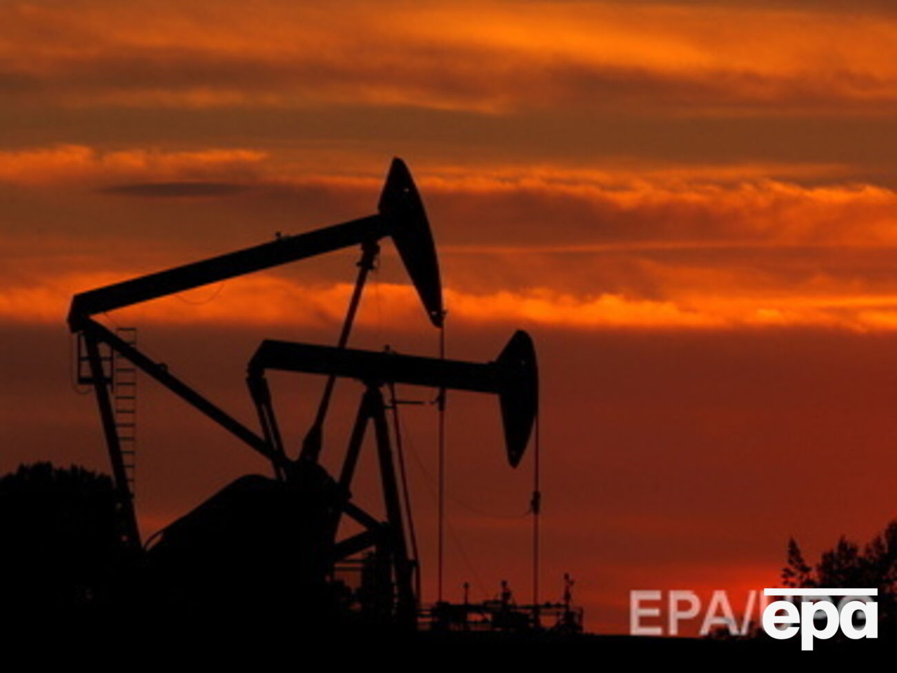 Санкционные ограничения ЕС коснулись трех российских нефтегазовых компаний &ndash; "Газпром нефти", "Роснефти" и "Транснефти"