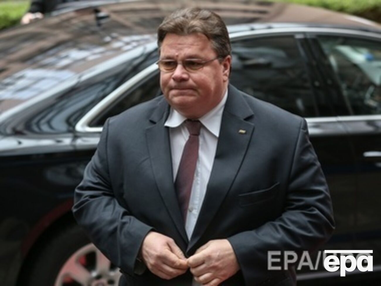 Линас Линкявичюс говорит, что Украина должна признать боевиков Донбасса террористами