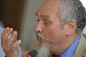 Professor Zubov thinks that because of the problems inside Russia, the agression in Ukraine could be less strong