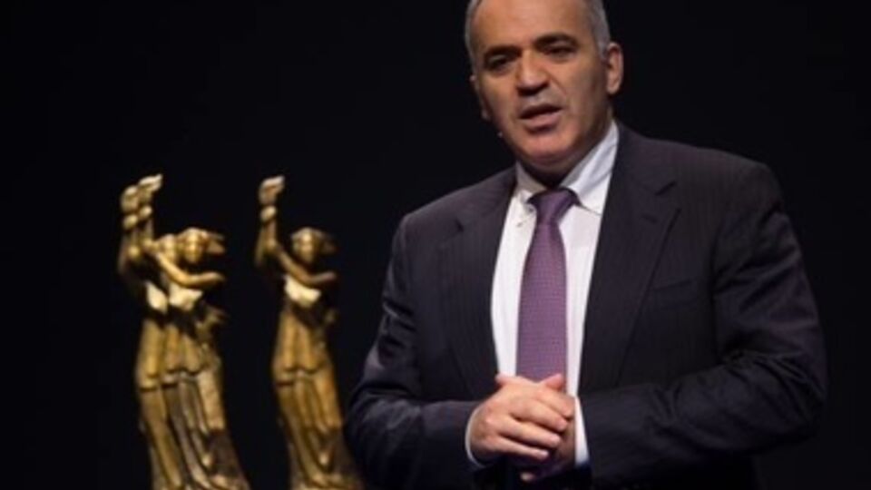 Garry Kasparov: There is nobody near Putin. He is alone
