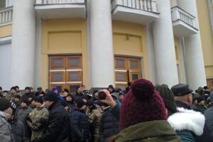 В Виннице протестуют против отставки главы облсовета