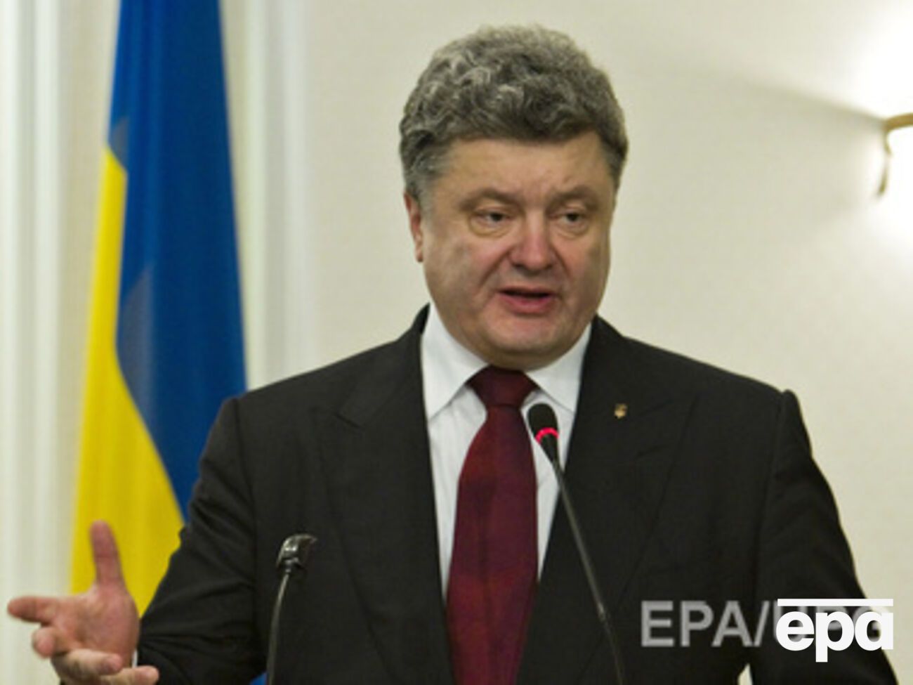 Порошенко обговорил соблюдение минских соглашений с Олландом