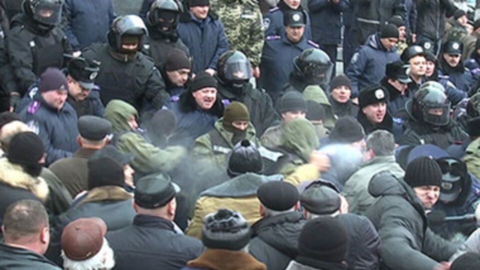 Беспорядки возле Винницкой облгосадминистрации