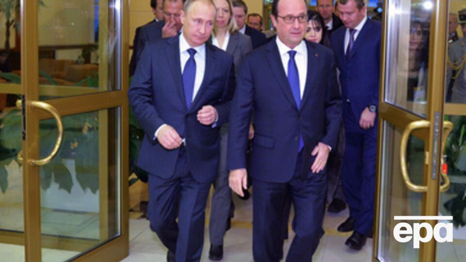 Олланд внезапно прилетел в Москву